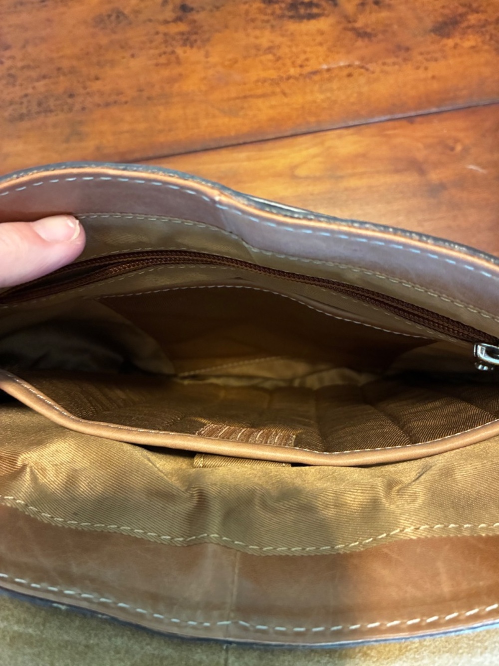 Leather Shoulder Handbag - Picture 8 of 10